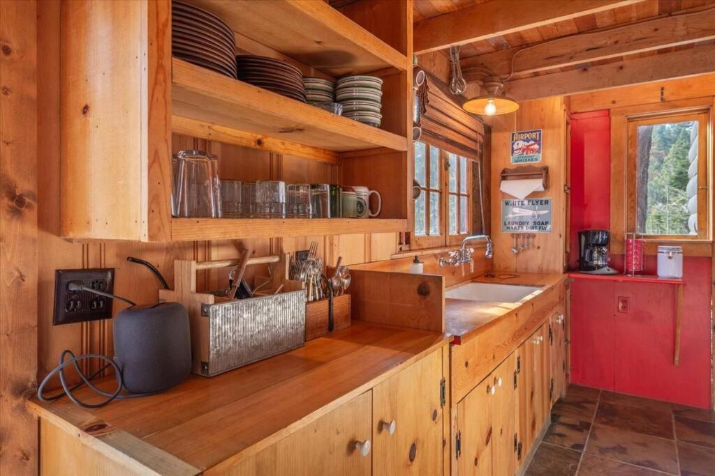 Coziest Cabin In Tahoe W Stone Fireplace Comfy Beds Close To Slopes & Lake Carnelian Bay Exterior foto
